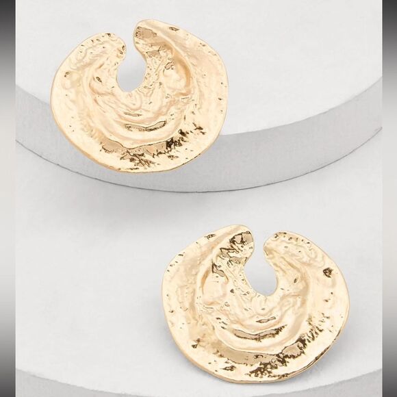 Gold Textured Earrings A1122 - Picture 3 of 4